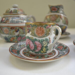 Juego de té oriental de porcelana