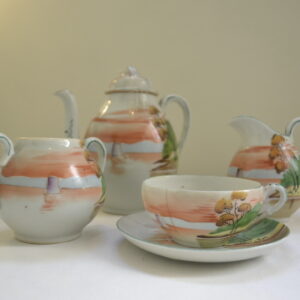 Juego de té de porcelana pintada con paisaje
