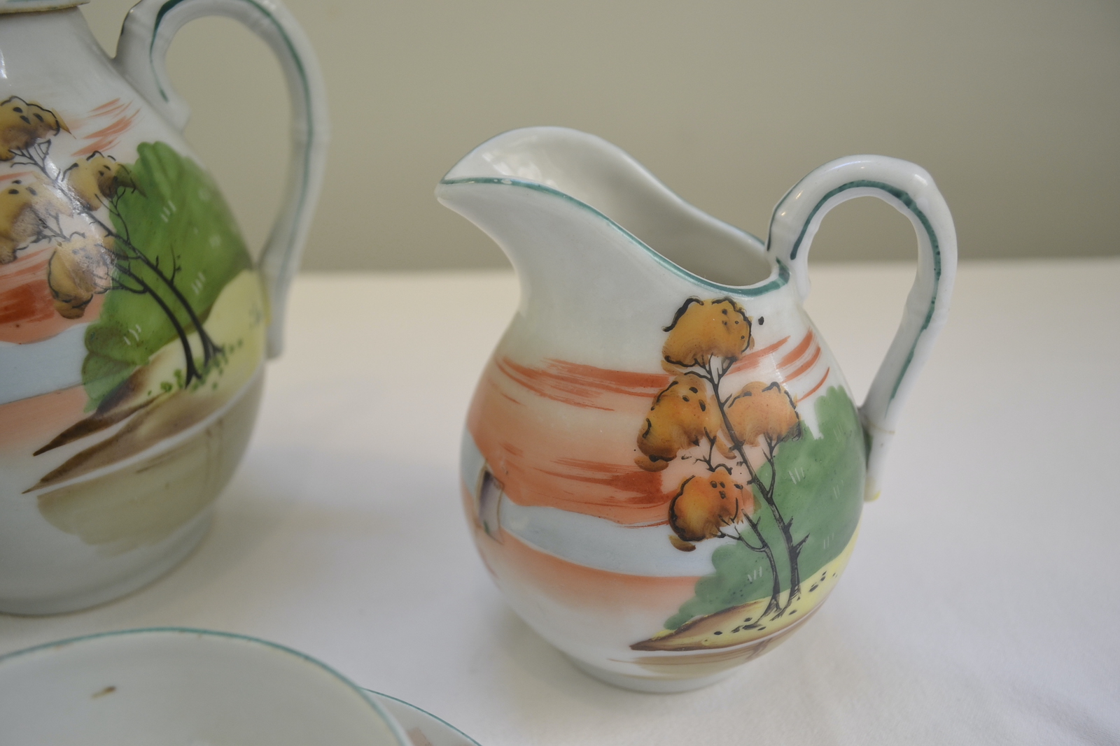 Juego de té de porcelana pintada con paisaje - Image 4