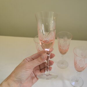 Copas de vidrio rosa