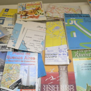 Lote de mapas y folletería turística