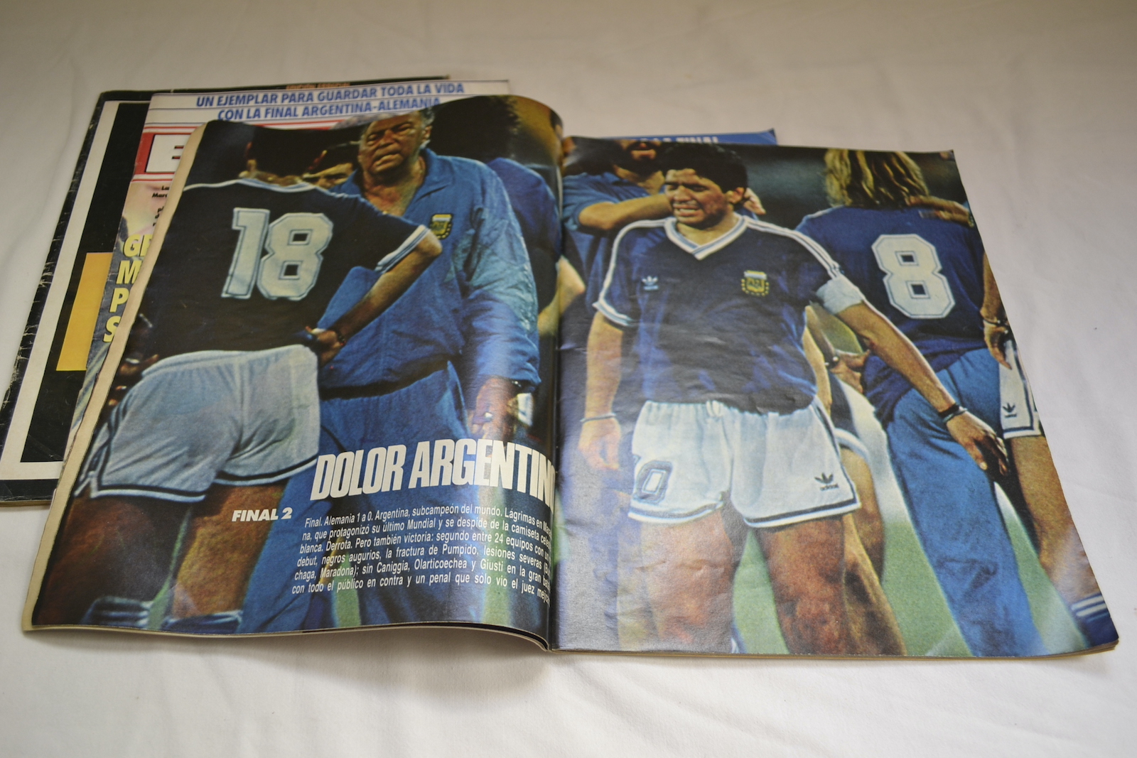 Lote de revistas Mundial Italia 90 - Image 2