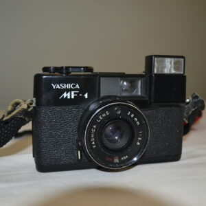Camara de fotos Yashica MG-1