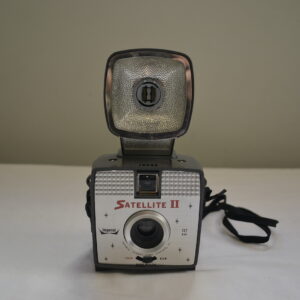 Cámara vintage Imperial Satellite II con flash