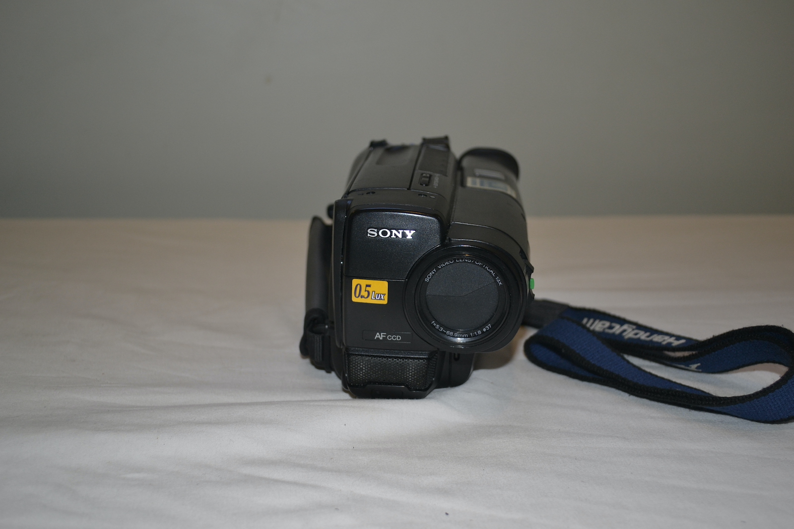 Sony Handycam Video8 - Image 4