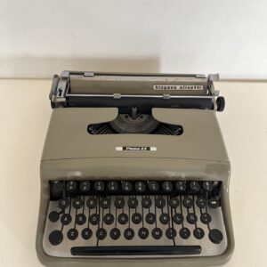 Máquina de escribir Olivetti Pluma 22