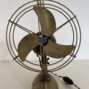 Ventilador de mesa antiguo