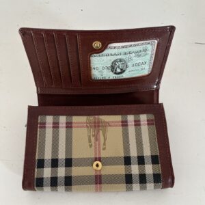 Billetera tipo Burberry
