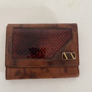 Billetera de cuero y serpiente