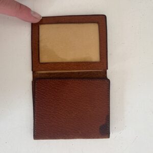 Billetera antigua de cuerro marrón