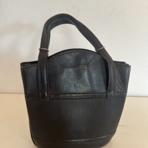 Cartera de mano de cuero negra