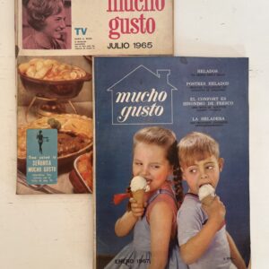 Par de revistas Mucho Gusto