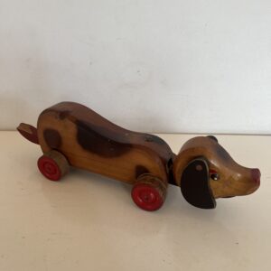 Perro de madera de arrastre infantil