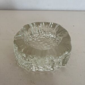 Cenicero de vidrio transparente