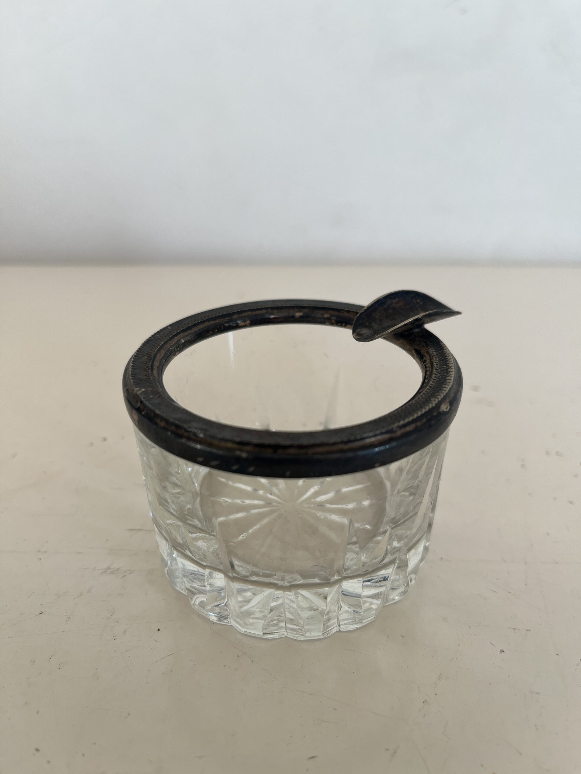 Cenicero antiguo de cristal tallado - Image 3