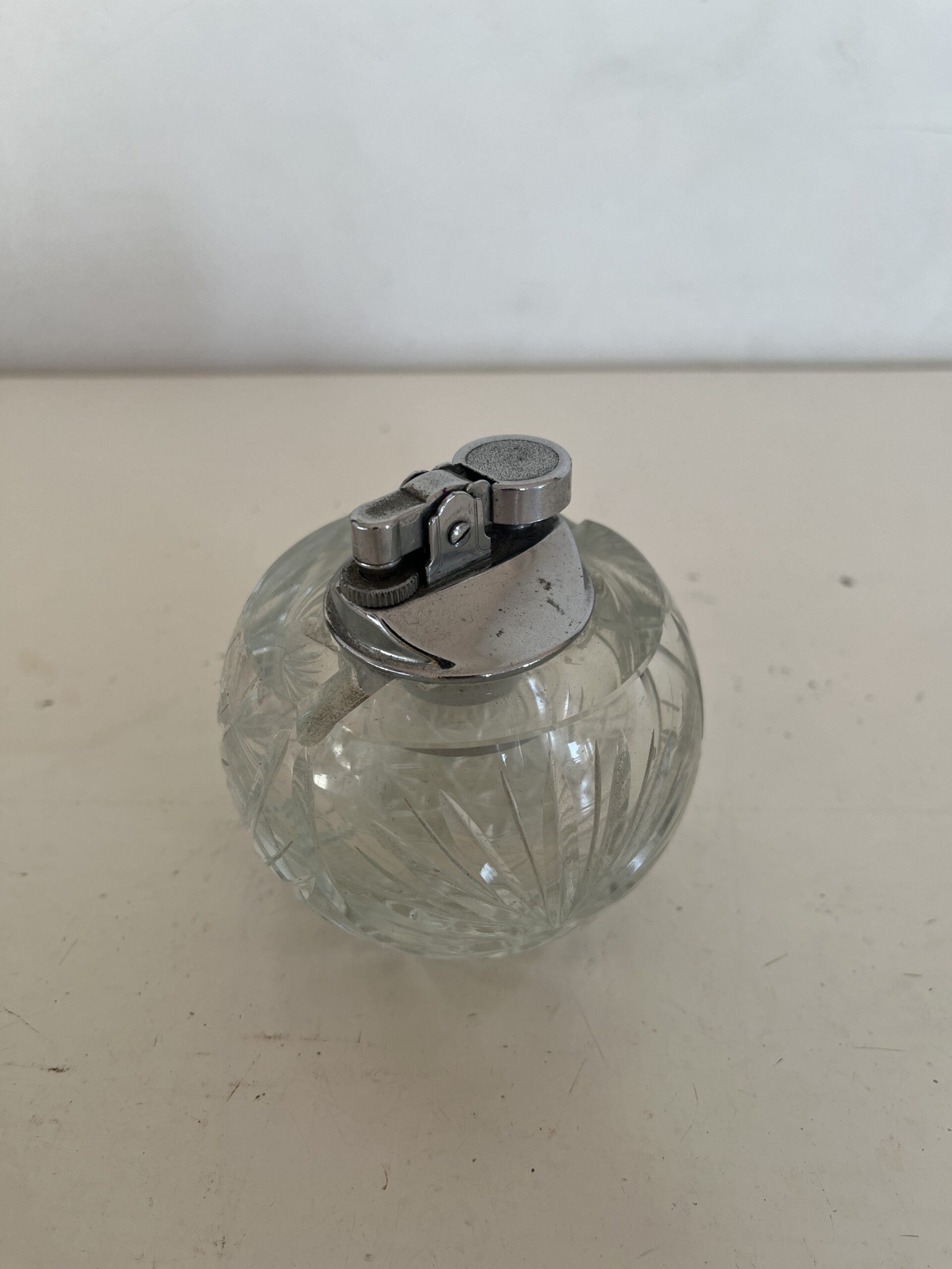 Encendedor de mesa antiguo