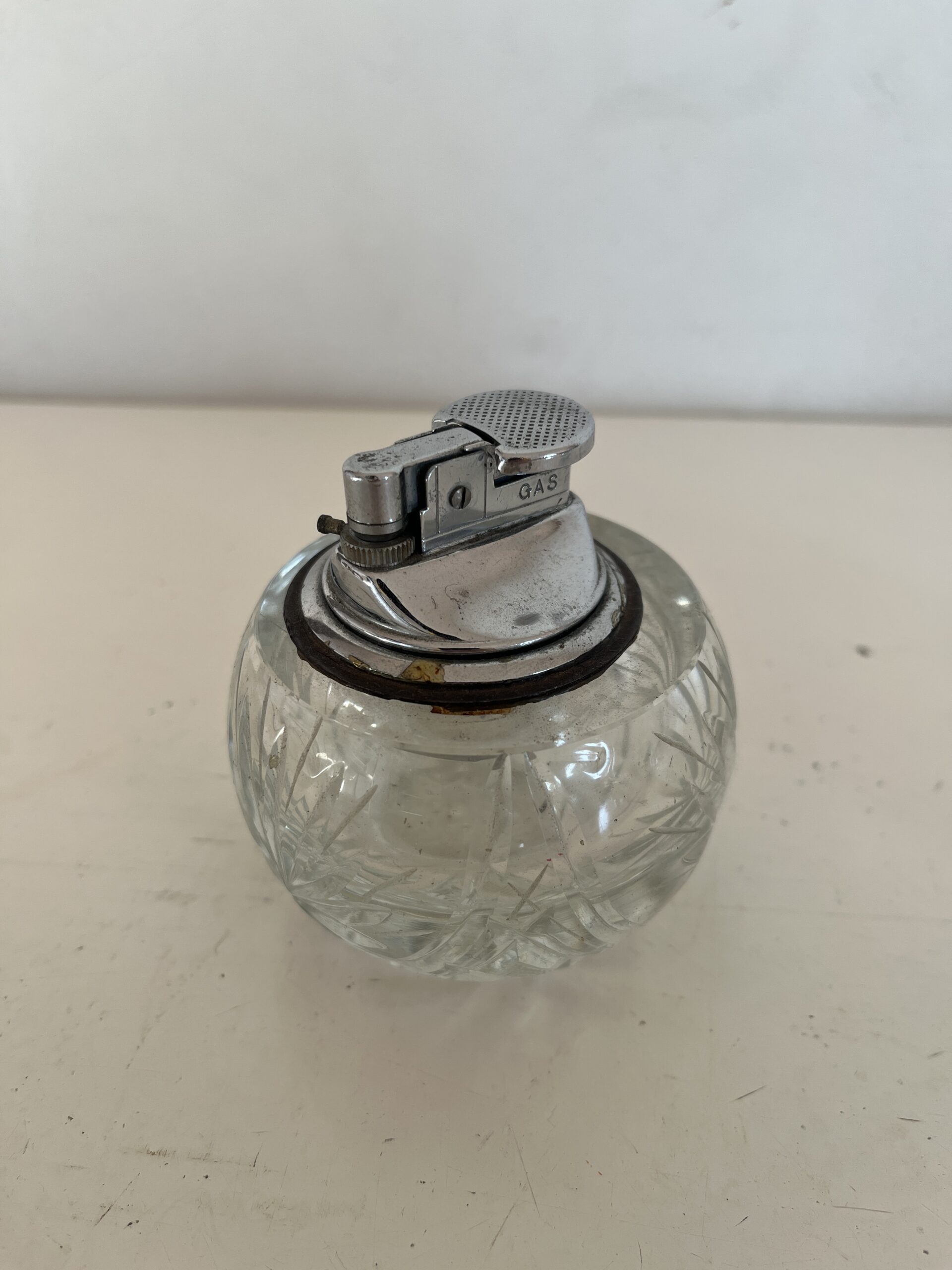 Encendedor de mesa antiguo