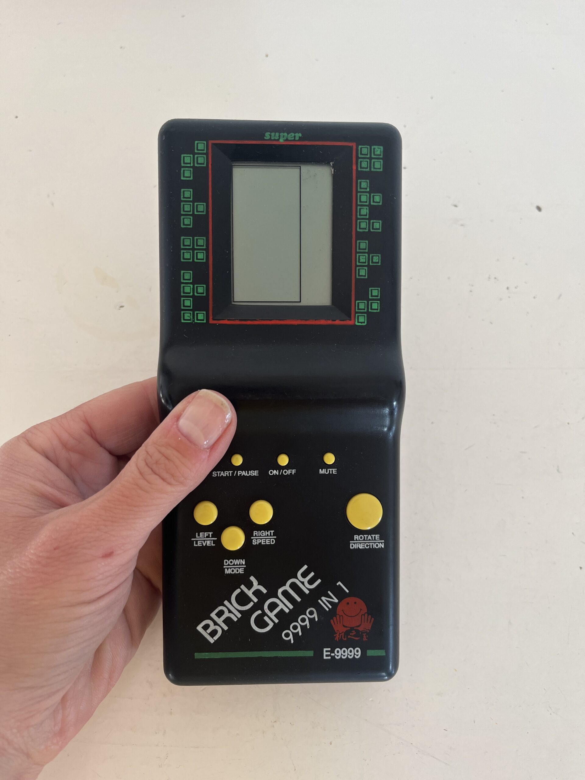 Consola de videojuegos portátil - Image 2
